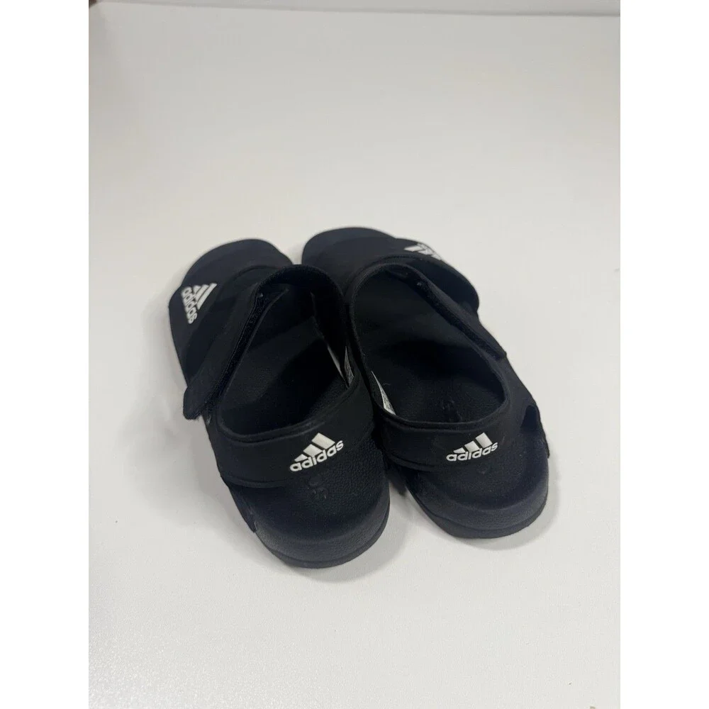adidas unisex casual